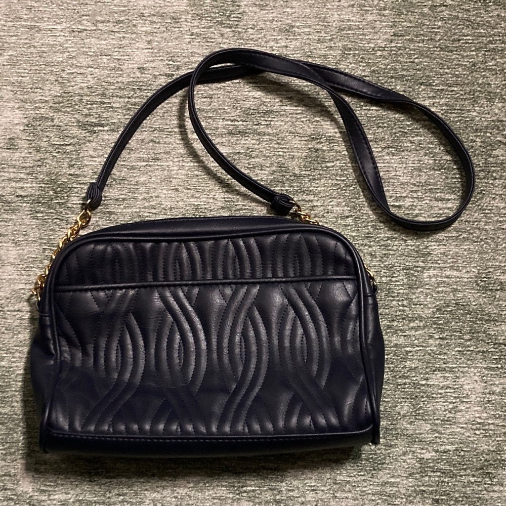 Vintage Elegant navy Quilted crossbody purse